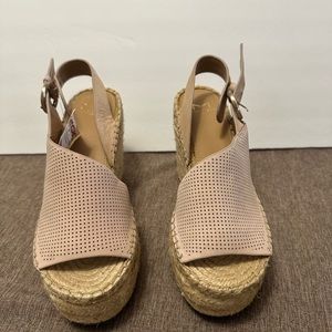 Women’s wedge sandals